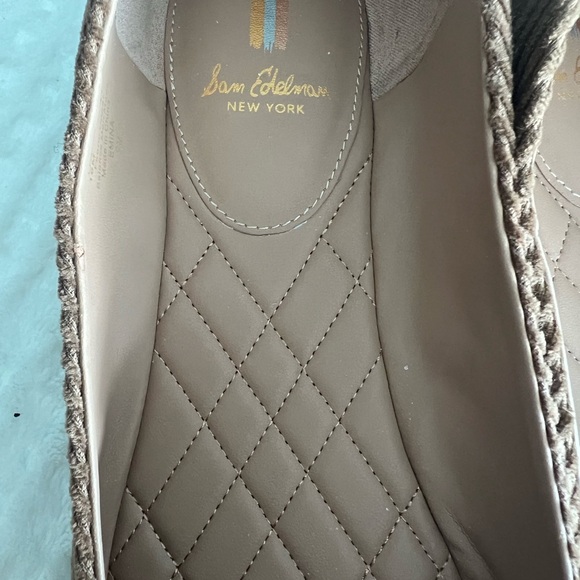 Sam Edelman Brown Corduroy Flats with Gold Emblem Size 10 - Picture 8 of 11